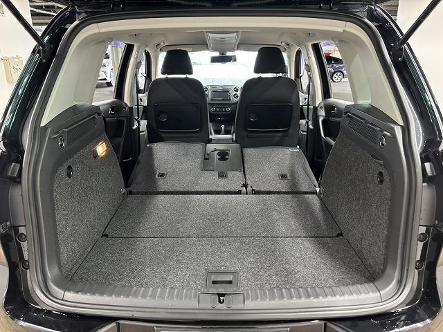 ティグアン ＴＳＩブルーモーションテクノロジー　純正ナビ地デジ／バックカメラ／ＤＶＤ再生／Ｂｌｕｅｔｏｏｔｈ／バックカメラ／アイドリングストップ／オートエアコン／キセノンライト／純正１７インチＡＷ／電子パーキングブレーキ（62枚目）