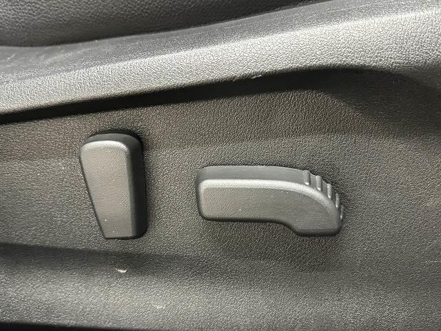 フォレスター ハイブリッド　Ａｄｖａｎｃｅ　ワンオーナー／純正８型ナビ／追従クルコン／メモリ－ナビ／シートヒーター／キーレス／ＥＴＣ車載器／スマートキー／禁煙／パワーシート／エアバッグ／サイドエアバッグ／ＡＵＸ／ＡＷＤ／ナビＴＶ／ＥＳＣ（11枚目）