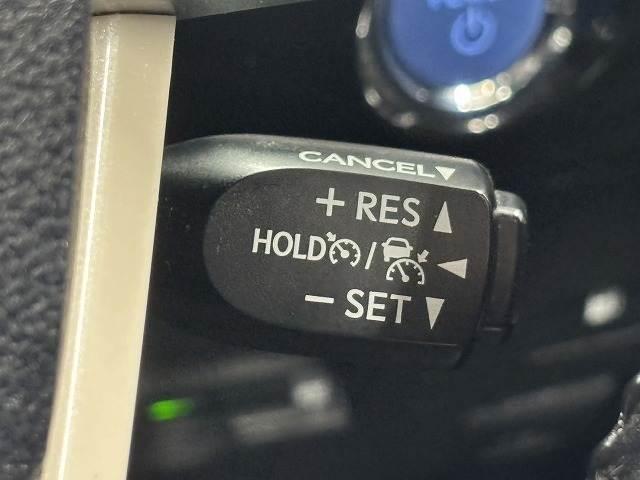 プリウス Ａツーリングセレクション　モデリスタエアロ／純正９インチナビ／パーキングアシスト／レーダークルコン／レーンキープアシスト／シートヒーター／ＢＳＭ／ＥＴＣ／地デジ／バックカメラ／ＨＵＤ／ＬＥＤヘッドライト／スマートキー（7枚目）