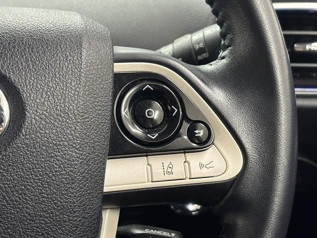 プリウス Ａツーリングセレクション　モデリスタエアロ／純正９インチナビ／パーキングアシスト／レーダークルコン／レーンキープアシスト／シートヒーター／ＢＳＭ／ＥＴＣ／地デジ／バックカメラ／ＨＵＤ／ＬＥＤヘッドライト／スマートキー（8枚目）