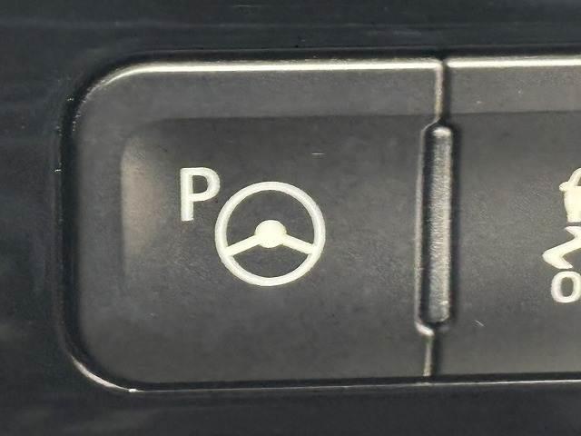 プリウス Ａツーリングセレクション　モデリスタエアロ／純正９インチナビ／パーキングアシスト／レーダークルコン／レーンキープアシスト／シートヒーター／ＢＳＭ／ＥＴＣ／地デジ／バックカメラ／ＨＵＤ／ＬＥＤヘッドライト／スマートキー（9枚目）