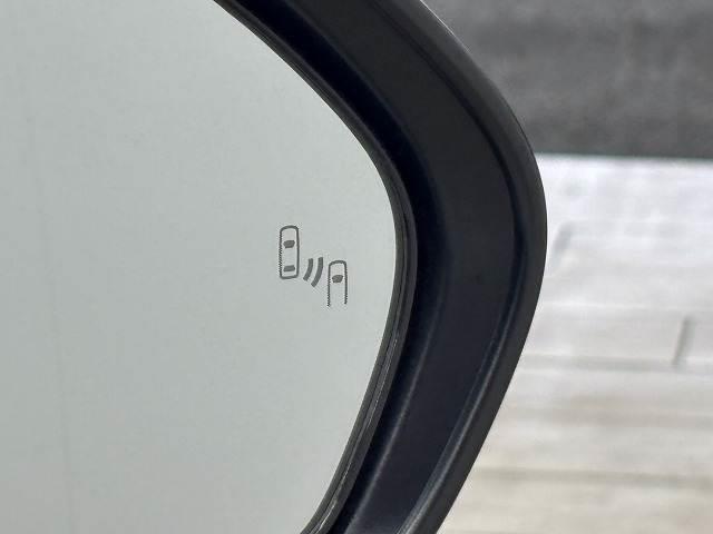 プリウス Ａツーリングセレクション　モデリスタエアロ／純正９インチナビ／パーキングアシスト／レーダークルコン／レーンキープアシスト／シートヒーター／ＢＳＭ／ＥＴＣ／地デジ／バックカメラ／ＨＵＤ／ＬＥＤヘッドライト／スマートキー（11枚目）