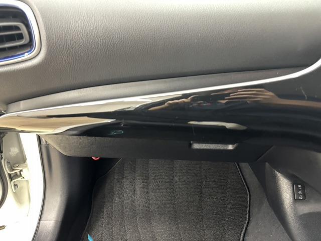 プリウス Ａツーリングセレクション　モデリスタエアロ／純正９インチナビ／パーキングアシスト／レーダークルコン／レーンキープアシスト／シートヒーター／ＢＳＭ／ＥＴＣ／地デジ／バックカメラ／ＨＵＤ／ＬＥＤヘッドライト／スマートキー（36枚目）