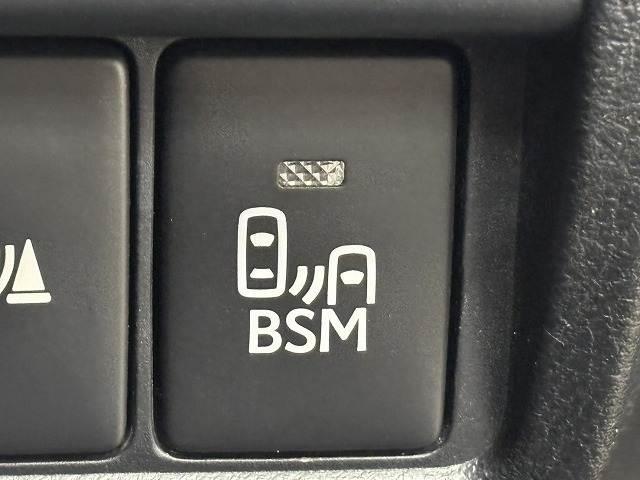 ＩＳ ＩＳ３００ｈ　ｖｅｒｓｉｏｎ　Ｌ　純正ＯＰ１８インチＡＷ／純正１０．３インチナビ／黒革シート／追従クルコン／レーンキープアシスト／ベンチレーション／クリアランスソナー／ＢＳＭ／ＥＴＣ／パワーシート／シートメモリー／地デジＬＥＤヘッド（10枚目）