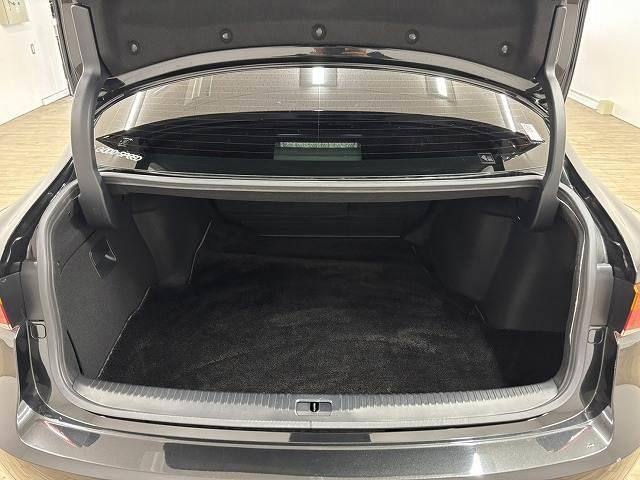 ＩＳ ＩＳ３００ｈ　ｖｅｒｓｉｏｎ　Ｌ　純正ＯＰ１８インチＡＷ／純正１０．３インチナビ／黒革シート／追従クルコン／レーンキープアシスト／ベンチレーション／クリアランスソナー／ＢＳＭ／ＥＴＣ／パワーシート／シートメモリー／地デジＬＥＤヘッド（13枚目）