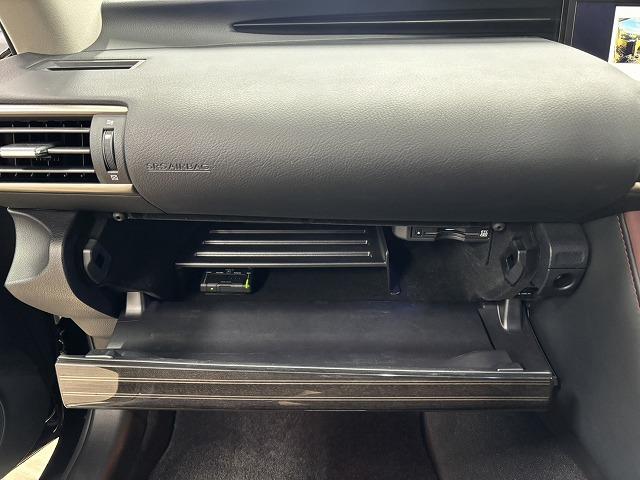 ＩＳ ＩＳ３００ｈ　ｖｅｒｓｉｏｎ　Ｌ　純正ＯＰ１８インチＡＷ／純正１０．３インチナビ／黒革シート／追従クルコン／レーンキープアシスト／ベンチレーション／クリアランスソナー／ＢＳＭ／ＥＴＣ／パワーシート／シートメモリー／地デジＬＥＤヘッド（36枚目）