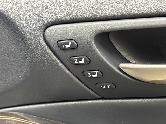 ＩＳ ＩＳ３００ｈ　ｖｅｒｓｉｏｎ　Ｌ　純正ＯＰ１８インチＡＷ／純正１０．３インチナビ／黒革シート／追従クルコン／レーンキープアシスト／ベンチレーション／クリアランスソナー／ＢＳＭ／ＥＴＣ／パワーシート／シートメモリー／地デジＬＥＤヘッド（40枚目）