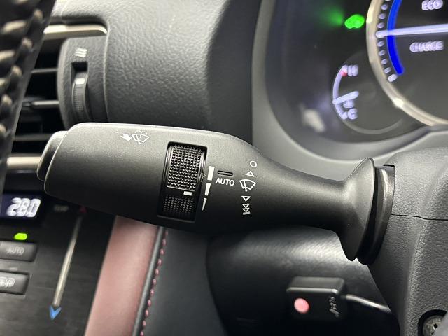 ＩＳ ＩＳ３００ｈ　ｖｅｒｓｉｏｎ　Ｌ　純正ＯＰ１８インチＡＷ／純正１０．３インチナビ／黒革シート／追従クルコン／レーンキープアシスト／ベンチレーション／クリアランスソナー／ＢＳＭ／ＥＴＣ／パワーシート／シートメモリー／地デジＬＥＤヘッド（49枚目）