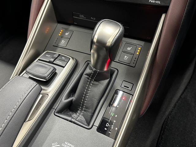 ＩＳ ＩＳ３００ｈ　ｖｅｒｓｉｏｎ　Ｌ　純正ＯＰ１８インチＡＷ／純正１０．３インチナビ／黒革シート／追従クルコン／レーンキープアシスト／ベンチレーション／クリアランスソナー／ＢＳＭ／ＥＴＣ／パワーシート／シートメモリー／地デジＬＥＤヘッド（57枚目）