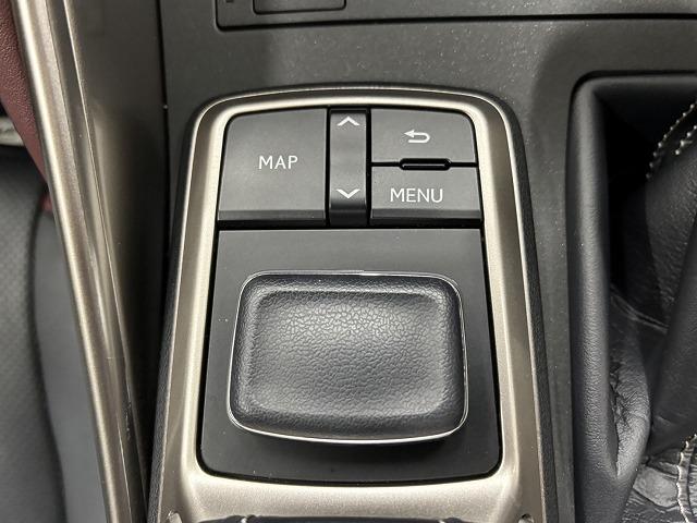 ＩＳ ＩＳ３００ｈ　ｖｅｒｓｉｏｎ　Ｌ　純正ＯＰ１８インチＡＷ／純正１０．３インチナビ／黒革シート／追従クルコン／レーンキープアシスト／ベンチレーション／クリアランスソナー／ＢＳＭ／ＥＴＣ／パワーシート／シートメモリー／地デジＬＥＤヘッド（58枚目）