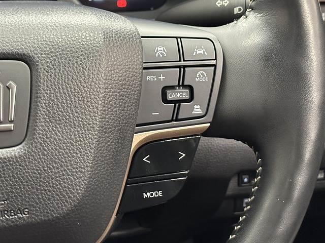 クラウンスポーツ Ｚ　ワンオーナー／パノラマルーフ／純正１２．３インチナビ／全方位カメラ／レザーシート／パーキングアシスト／デジタルインナーミラー／ベンチレーション／追従クルコン／パワーバックドア／ＢＳＭ／ＥＴＣ２．０（9枚目）