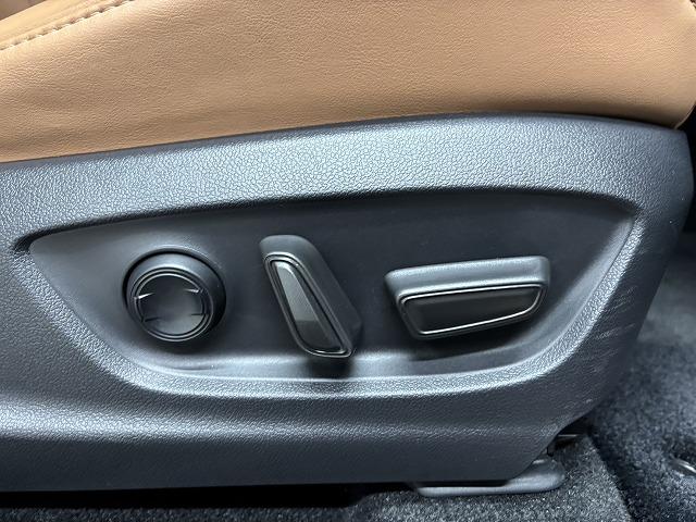 クラウンスポーツ Ｚ　ワンオーナー／パノラマルーフ／純正１２．３インチナビ／全方位カメラ／レザーシート／パーキングアシスト／デジタルインナーミラー／ベンチレーション／追従クルコン／パワーバックドア／ＢＳＭ／ＥＴＣ２．０（34枚目）