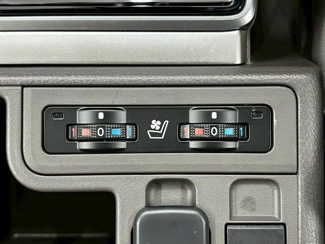 【シートベンチレーション】シートが暖かくなったり涼しくなります。暑い季節や寒い季節にうれしい装備です！