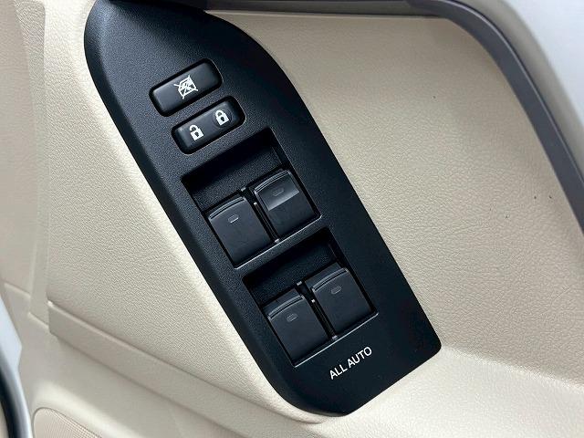 お問い合わせは０１２０−７０−４０９２まで。専門店だからこその知識・経験豊富な、熟練したスタッフ達が、お客様に適した一台をご案内致します。