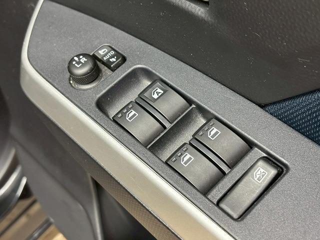 ルーミー カスタムG ワンオーナー/SDナビ地デジ/バックカメラ/両側電動/衝突軽減/シートヒーター/アイドリングストップ/クリアランスソナー/ETC/LED/スマートキー/オートエアコン(39枚目)