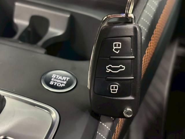 Ｑ２ ３５　ＴＦＳＩ　Ｓ　ｌｉｎｅ　ワンオーナー／コンビニエンス＆アシスタンスパッケージ／純正８型ナビ地デジ／バックカメラ／追従クルコン／ＢＳＭ／シートヒーター／ＥＴＣ／ＬＥＤ／スマートキー／ハーフレザー／アイドリングストップ（11枚目）