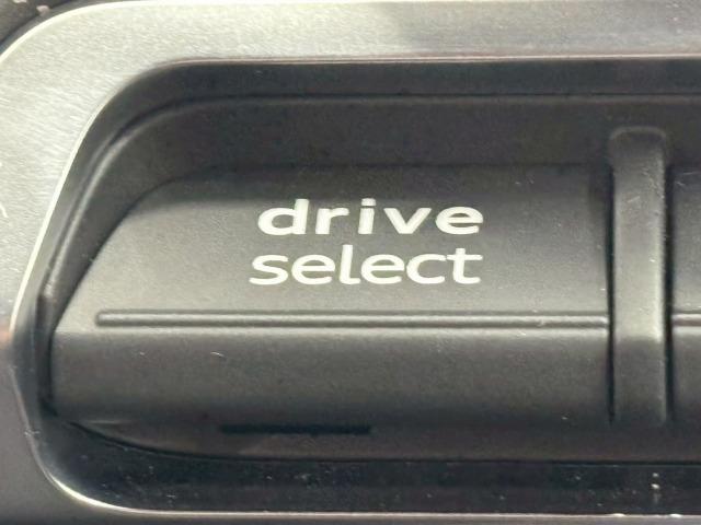 Ｑ２ ３５　ＴＦＳＩ　Ｓ　ｌｉｎｅ　ワンオーナー／コンビニエンス＆アシスタンスパッケージ／純正８型ナビ地デジ／バックカメラ／追従クルコン／ＢＳＭ／シートヒーター／ＥＴＣ／ＬＥＤ／スマートキー／ハーフレザー／アイドリングストップ（42枚目）