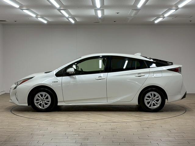 プリウス Ｓ　“Ｓａｆｅｔｙ　Ｐｌｕｓ”　ワンオーナー／純正ナビ／バックカメラ／アドバンストパーク／オートハイビーム／追従クルコン／衝突軽減／ＬＥＤヘッドライト／ＥＴＣ／スマートキー／オートライト／純正１５インチＡＷ（26枚目）