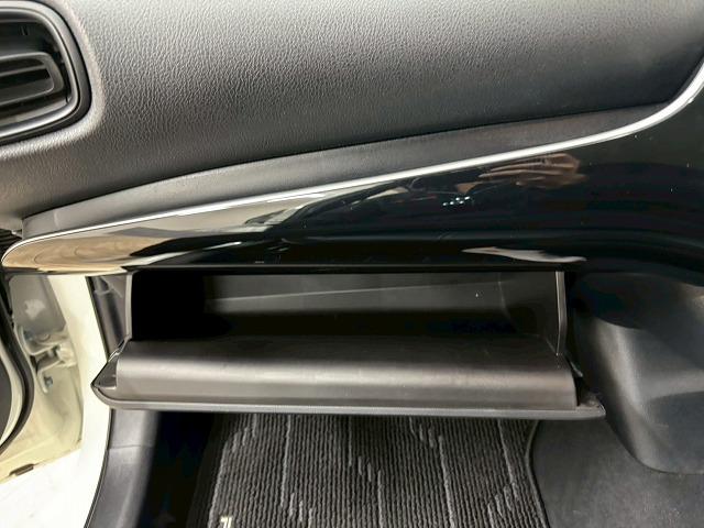 プリウス Ｓ　“Ｓａｆｅｔｙ　Ｐｌｕｓ”　ワンオーナー／純正ナビ／バックカメラ／アドバンストパーク／オートハイビーム／追従クルコン／衝突軽減／ＬＥＤヘッドライト／ＥＴＣ／スマートキー／オートライト／純正１５インチＡＷ（35枚目）