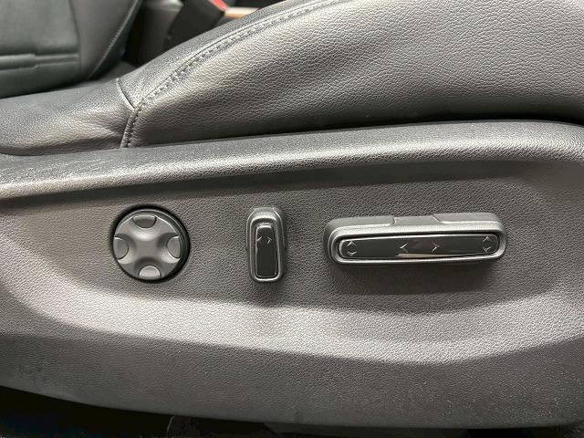 お問い合わせは０１２０−７０−４０９２まで。専門店だからこその知識・経験豊富な、熟練したスタッフ達が、お客様に適した一台をご案内致します。