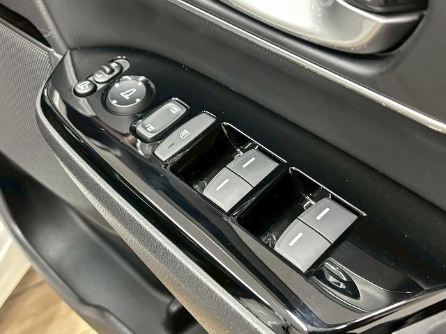 お問い合わせは０１２０−７０−４０９２まで。専門店だからこその知識・経験豊富な、熟練したスタッフ達が、お客様に適した一台をご案内致します。