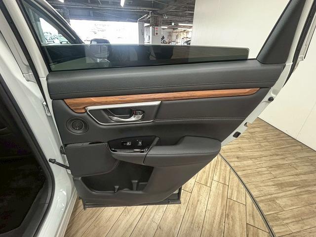 お問い合わせは０１２０−７０−４０９２まで。専門店だからこその知識・経験豊富な、熟練したスタッフ達が、お客様に適した一台をご案内致します。