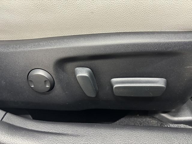 マークＸ ３５０ＲＤＳ　純正ナビ地デジ／バックカメラ／シートヒーター／ハーフレザーシート／衝突軽減／追従クルコン／ＥＴＣ／ＬＥＤ／スマートキー／オートエアコン／パドルシフト／純正１８インチアルミ／オートエアコン（34枚目）