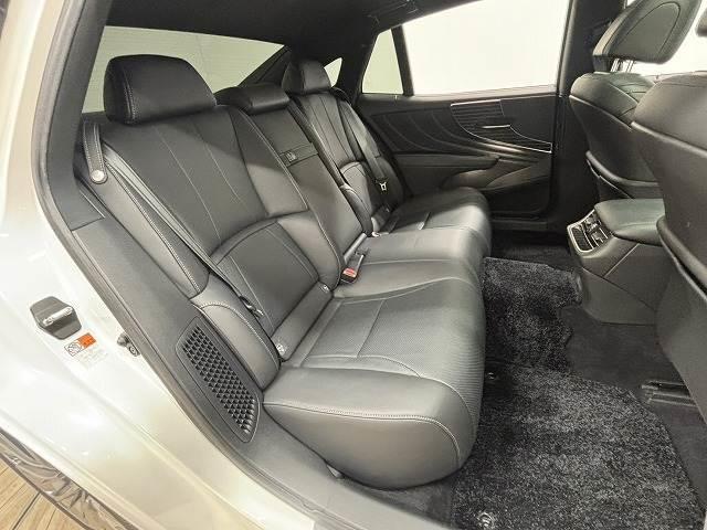 ＬＳ ＬＳ５００ｈ　Ｉパッケージ　サンルーフ／純正オプション２０インチＡＷ／純正１２．３型ナビ／全周囲／パワーシート／シートベンチレーション／ＢＳＭ／追従クルコン／衝突軽減／ヘッドアップディスプレイ／パワー（6枚目）