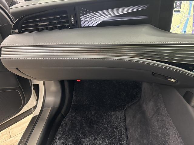 ＬＳ ＬＳ５００ｈ　Ｉパッケージ　サンルーフ／純正オプション２０インチＡＷ／純正１２．３型ナビ／全周囲／パワーシート／シートベンチレーション／ＢＳＭ／追従クルコン／衝突軽減／ヘッドアップディスプレイ／パワー（35枚目）