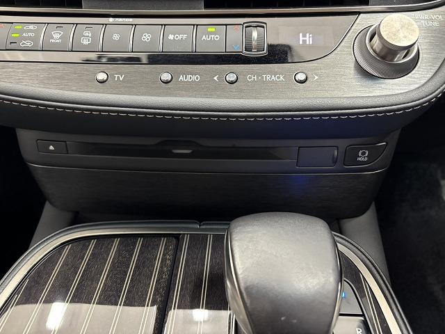 ＬＳ ＬＳ５００ｈ　Ｉパッケージ　サンルーフ／純正オプション２０インチＡＷ／純正１２．３型ナビ／全周囲／パワーシート／シートベンチレーション／ＢＳＭ／追従クルコン／衝突軽減／ヘッドアップディスプレイ／パワー（56枚目）