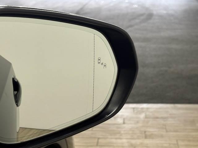 【ブラインドスポットモニター（ＢＳＭ）】車線変更時に車両後方から来る車両を検知し安全をサポートする装置です。