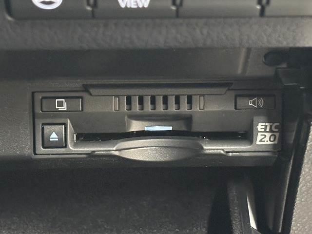 【ＥＴＣ】を装備。土日の利用料金の割引や、朝夕の通行料金を割引料金で高速道路をお楽しみいただけます。