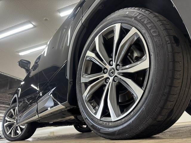 純正２０インチアルミホイール装備！！