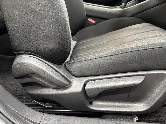 ＭＡＺＤＡ６セダン ２０Ｓ　純正８．８型ナビ／バックカメラ／Ｂｌｕｅｔｏｏｔｈ／アイドリングストップ／クリアランスソナー／追従クルコン／ＢＳＭ／ＥＴＣ／ＬＥＤ／スマートキー／オートエアコン／オートライト／純正１７インチアルミ（34枚目）