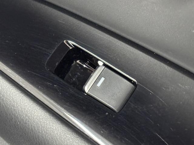 ＭＡＺＤＡ６セダン ２０Ｓ　純正８．８型ナビ／バックカメラ／Ｂｌｕｅｔｏｏｔｈ／アイドリングストップ／クリアランスソナー／追従クルコン／ＢＳＭ／ＥＴＣ／ＬＥＤ／スマートキー／オートエアコン／オートライト／純正１７インチアルミ（43枚目）