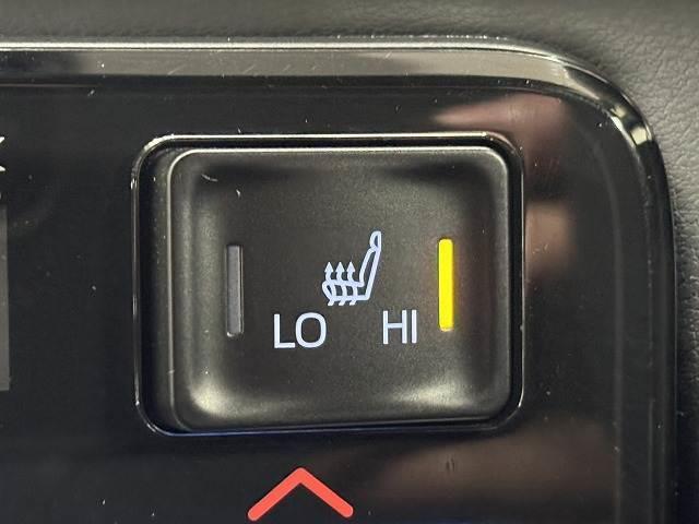 ヴォクシー ハイブリッドＳ－Ｚ　純正１０．５インチナビ／地デジ／バックカメラ／前後席シートヒーター／ＣＤ・ＤＶＤ／パワーゲート／ハーフレザー／レーダークルコン／ＡＣ電源／ＬＥＤヘッドライト／オートハイビーム／ＥＴＣ（10枚目）