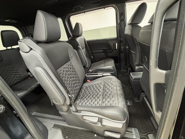 ヴォクシー ハイブリッドＳ－Ｚ　純正１０．５インチナビ／地デジ／バックカメラ／前後席シートヒーター／ＣＤ・ＤＶＤ／パワーゲート／ハーフレザー／レーダークルコン／ＡＣ電源／ＬＥＤヘッドライト／オートハイビーム／ＥＴＣ（25枚目）