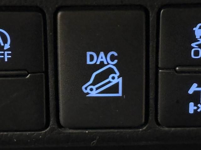 ハイラックス Ｚ“ＧＲ　ＳＰＯＲＴ”　ワンオーナー／ＧＲスポーツバー／ドレスアップマフラー／純正ナビ／全方位カメラ／寒冷地／レーンキープアシスト／ダウンヒルアシスト／リアデフロック／クリアランスソナー／ハーフレザー／パワーシート（9枚目）