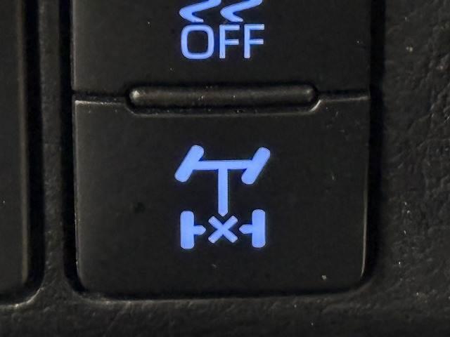 ハイラックス Ｚ“ＧＲ　ＳＰＯＲＴ”　ワンオーナー／ＧＲスポーツバー／ドレスアップマフラー／純正ナビ／全方位カメラ／寒冷地／レーンキープアシスト／ダウンヒルアシスト／リアデフロック／クリアランスソナー／ハーフレザー／パワーシート（10枚目）