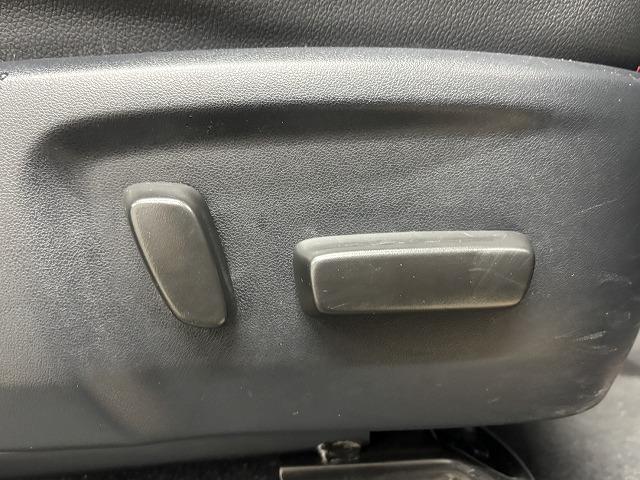 ハイラックス Ｚ“ＧＲ　ＳＰＯＲＴ”　ワンオーナー／ＧＲスポーツバー／ドレスアップマフラー／純正ナビ／全方位カメラ／寒冷地／レーンキープアシスト／ダウンヒルアシスト／リアデフロック／クリアランスソナー／ハーフレザー／パワーシート（43枚目）