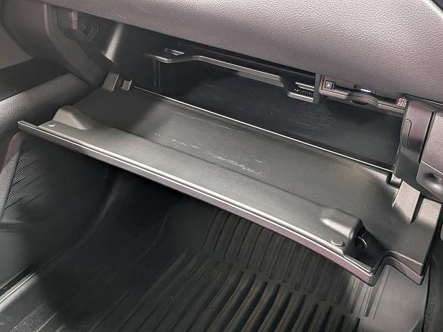 ＵＸ ＵＸ２５０ｈ　Ｆスポーツ　赤革シート／純正１０．３型ナビ地デジ／バックカメラ／ＥＮＫＥＩ１８インチＡＷ／追従クルコン／ＢＳＭ／パワーシート／シートヒーター／電動リアゲート／ＬＥＤヘッドライト／ＥＴＣ／オートハイビーム（29枚目）