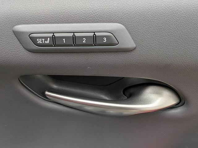 ＵＸ ＵＸ２５０ｈ　Ｆスポーツ　赤革シート／純正１０．３型ナビ地デジ／バックカメラ／ＥＮＫＥＩ１８インチＡＷ／追従クルコン／ＢＳＭ／パワーシート／シートヒーター／電動リアゲート／ＬＥＤヘッドライト／ＥＴＣ／オートハイビーム（31枚目）