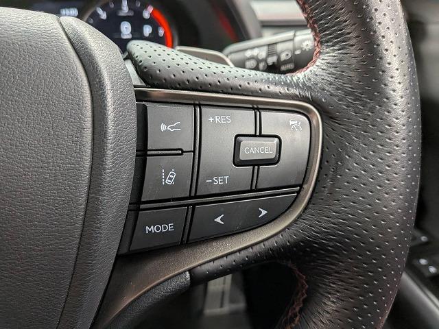 ＵＸ ＵＸ２５０ｈ　Ｆスポーツ　赤革シート／純正１０．３型ナビ地デジ／バックカメラ／ＥＮＫＥＩ１８インチＡＷ／追従クルコン／ＢＳＭ／パワーシート／シートヒーター／電動リアゲート／ＬＥＤヘッドライト／ＥＴＣ／オートハイビーム（45枚目）