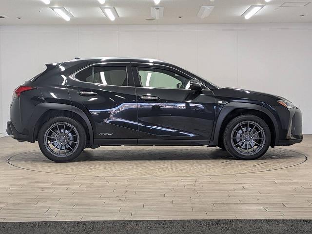 ＵＸ ＵＸ２５０ｈ　Ｆスポーツ　赤革シート／純正１０．３型ナビ地デジ／バックカメラ／ＥＮＫＥＩ１８インチＡＷ／追従クルコン／ＢＳＭ／パワーシート／シートヒーター／電動リアゲート／ＬＥＤヘッドライト／ＥＴＣ／オートハイビーム（67枚目）