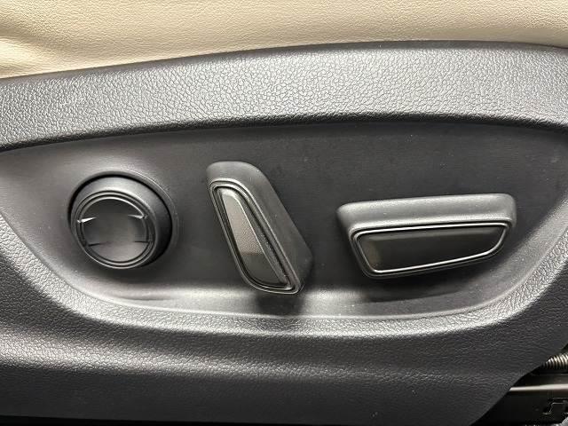 クラウンクロスオーバー Ｇアドバンスド・レザーパッケージ　純正１２．３型ナビ地デジ／全周囲／革シート／シートベンチレーション／パワーシート／ＢＳＭ／追従クルコン／電動リアゲート／オートハイビーム／ＬＥＤヘッドライト／ＥＴＣ／スマートキー（10枚目）