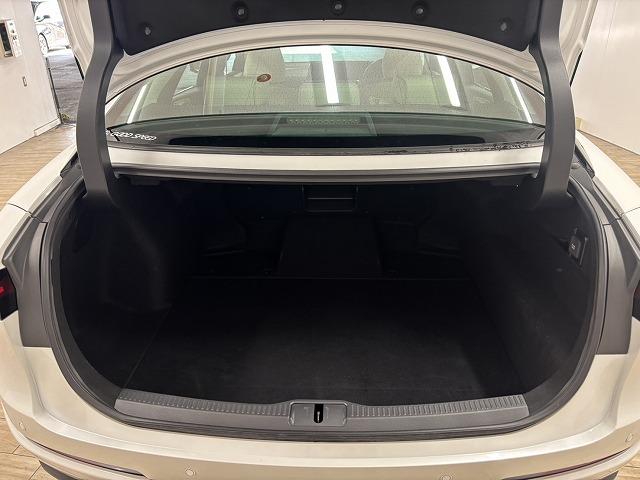 クラウンクロスオーバー Ｇアドバンスド・レザーパッケージ　純正１２．３型ナビ地デジ／全周囲／革シート／シートベンチレーション／パワーシート／ＢＳＭ／追従クルコン／電動リアゲート／オートハイビーム／ＬＥＤヘッドライト／ＥＴＣ／スマートキー（62枚目）