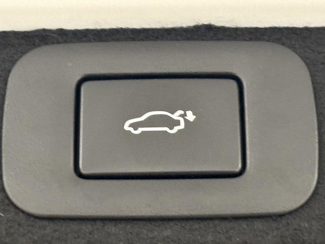 クラウンクロスオーバー Ｇアドバンスド・レザーパッケージ　純正１２．３型ナビ地デジ／全周囲／革シート／シートベンチレーション／パワーシート／ＢＳＭ／追従クルコン／電動リアゲート／オートハイビーム／ＬＥＤヘッドライト／ＥＴＣ／スマートキー（63枚目）