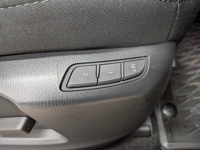 お問い合わせは０１２０−７０−４０９２まで。専門店だからこその知識・経験豊富な、熟練したスタッフ達が、お客様に適した一台をご案内致します。