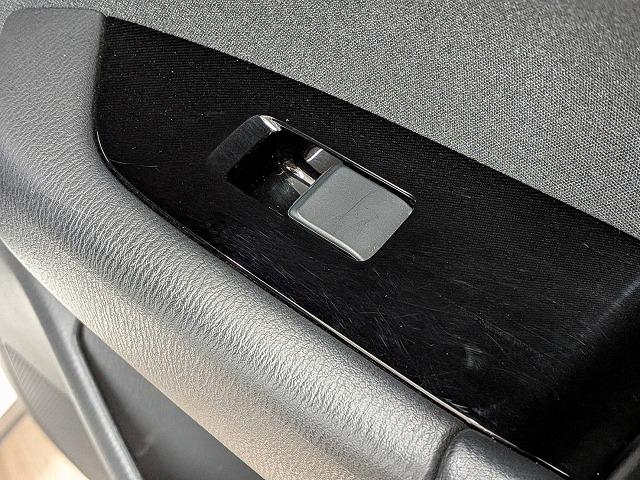 お問い合わせは０１２０−７０−４０９２まで。専門店だからこその知識・経験豊富な、熟練したスタッフ達が、お客様に適した一台をご案内致します。