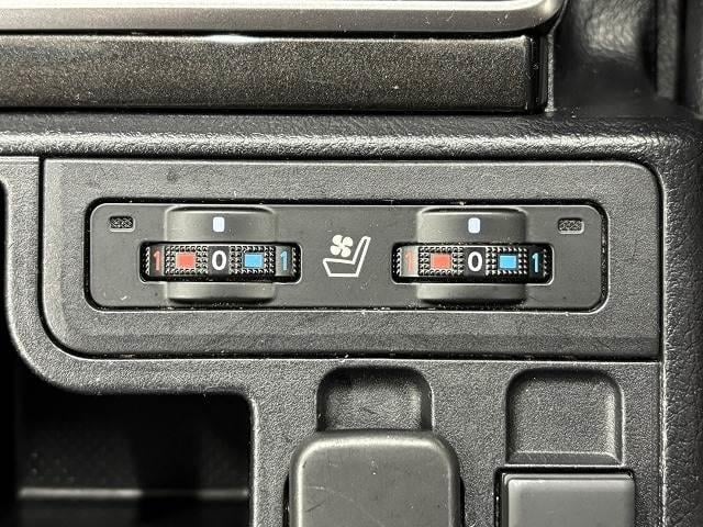 ランドクルーザープラド ＴＸ　Ｌパッケージ・ブラックエディション　特別仕様車／黒革／シートベンチレーション／パワーシート／純正９インチナビ／全方位カメラ／レーダークルコン／レーンキープアシスト／ＬＥＤヘッドライト／オートハイビーム／クリアランスソナー（7枚目）